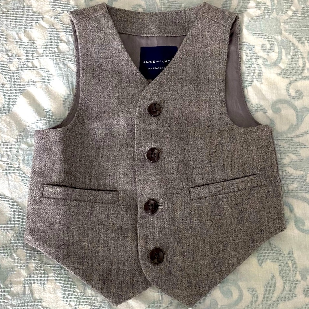 Janie and Jack boy vest 6-12 m
